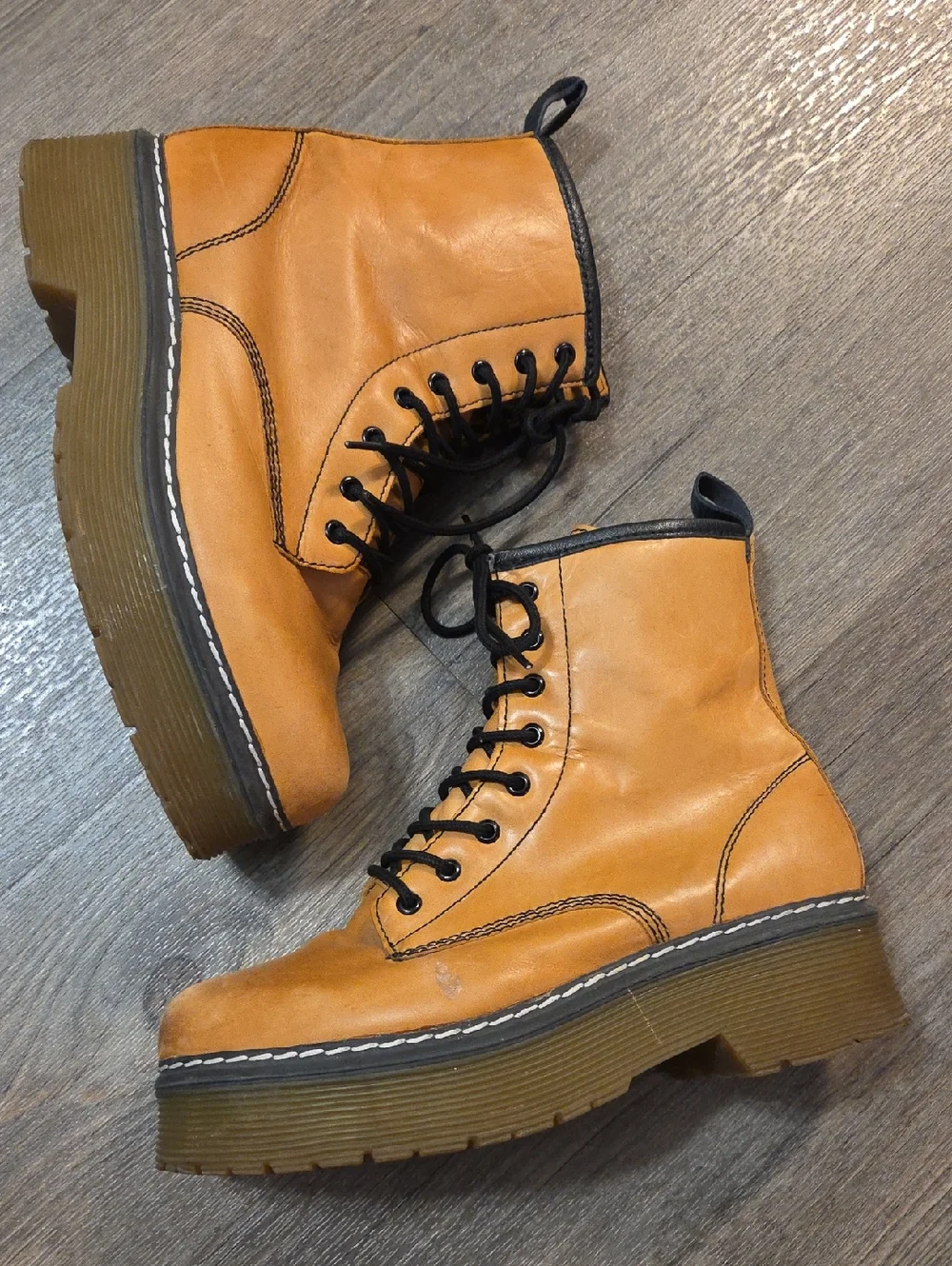 Roolee • "Elvis" Tan Leather Platform Combat Boots - Picture 3 of 12